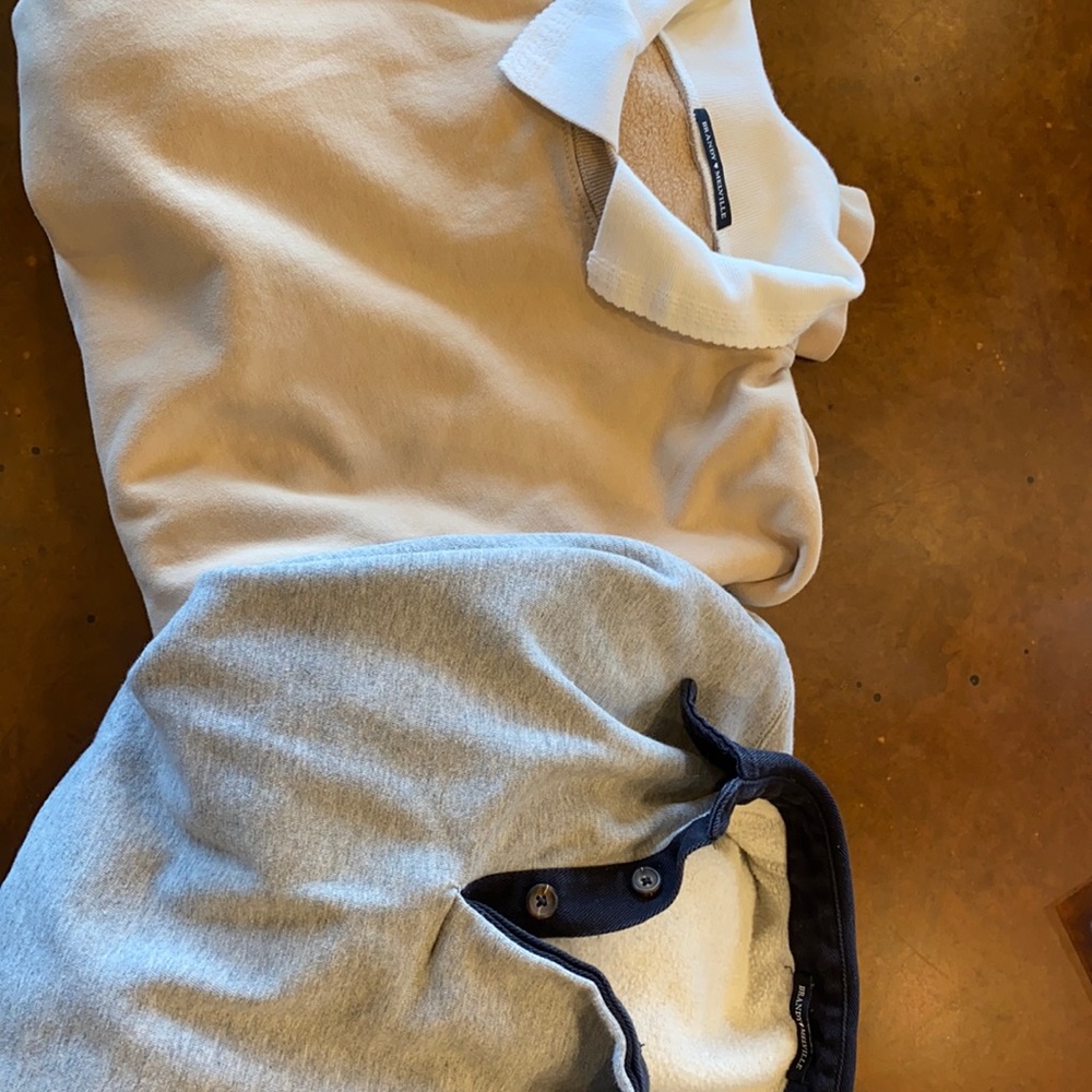 2 sweatshirts